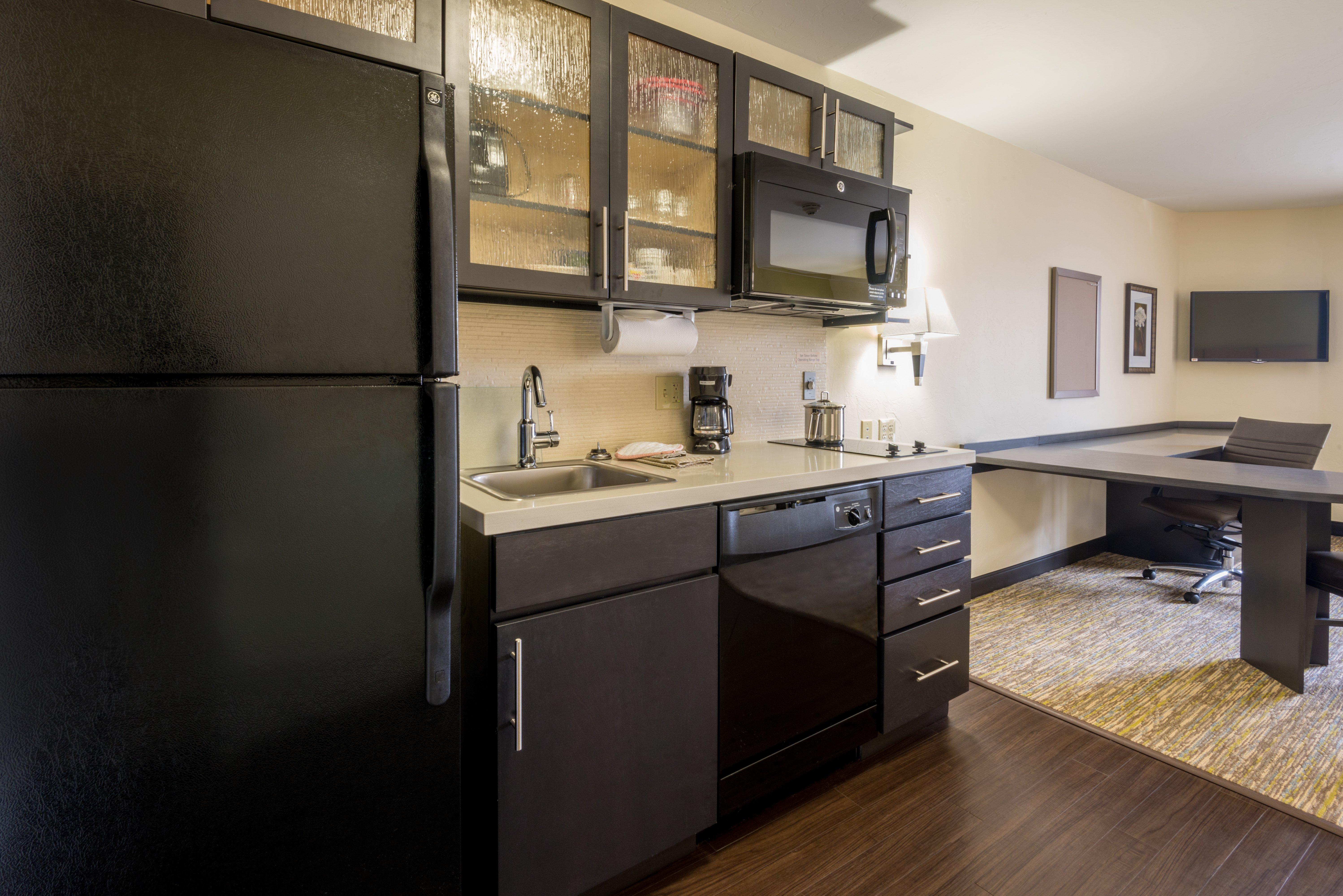 Candlewood Suites Del City By Ihg Экстерьер фото